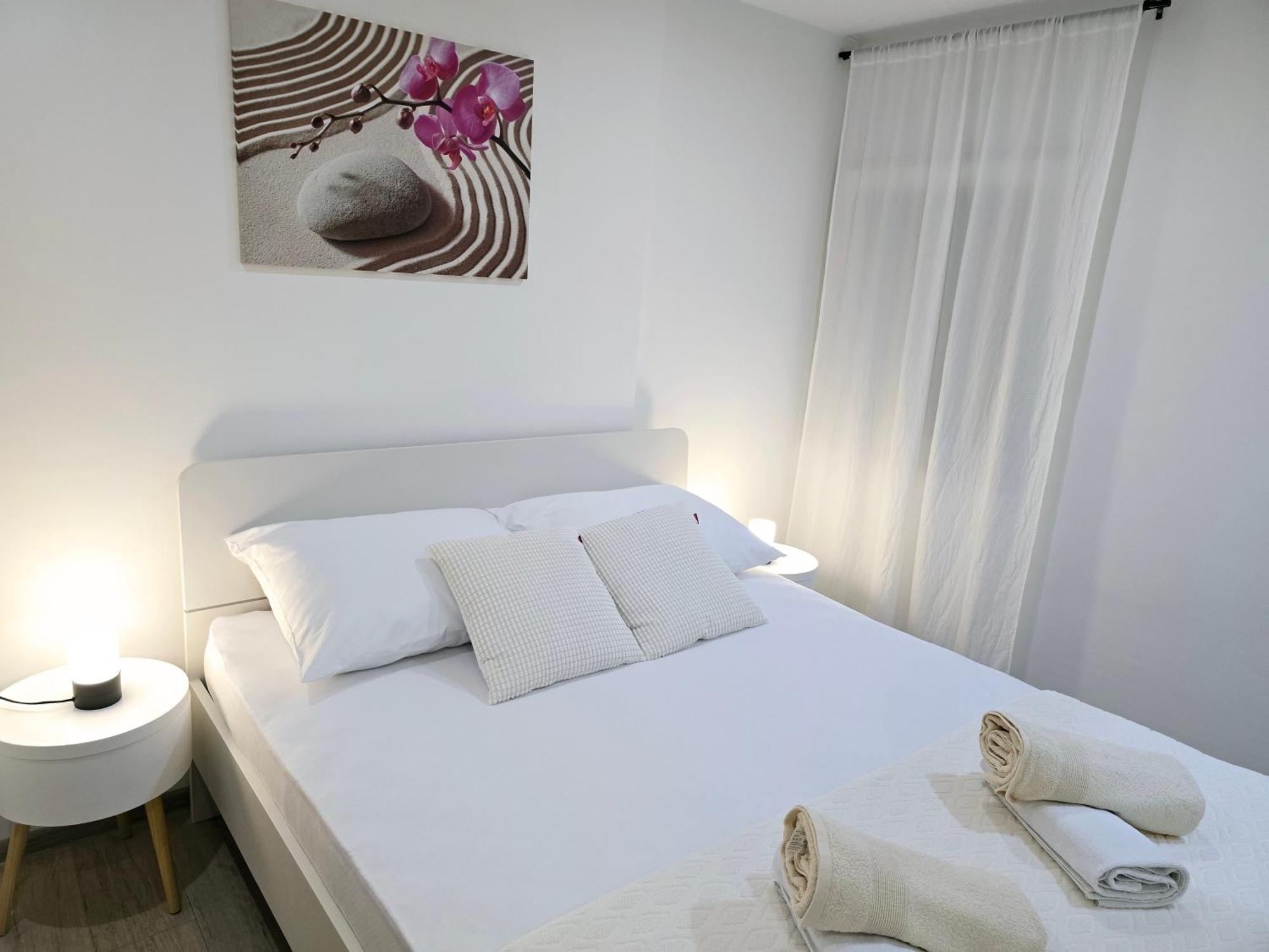 Apartment Blanca With Jacuzzi,Terase And Private Parking Kaštela 外观 照片