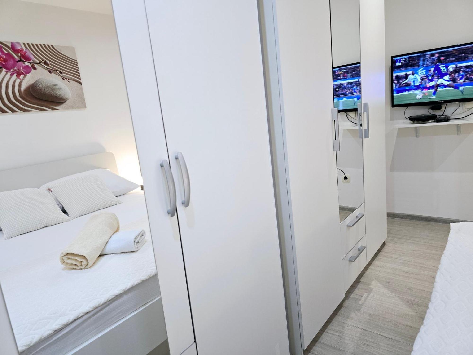Apartment Blanca With Jacuzzi,Terase And Private Parking Kaštela 外观 照片