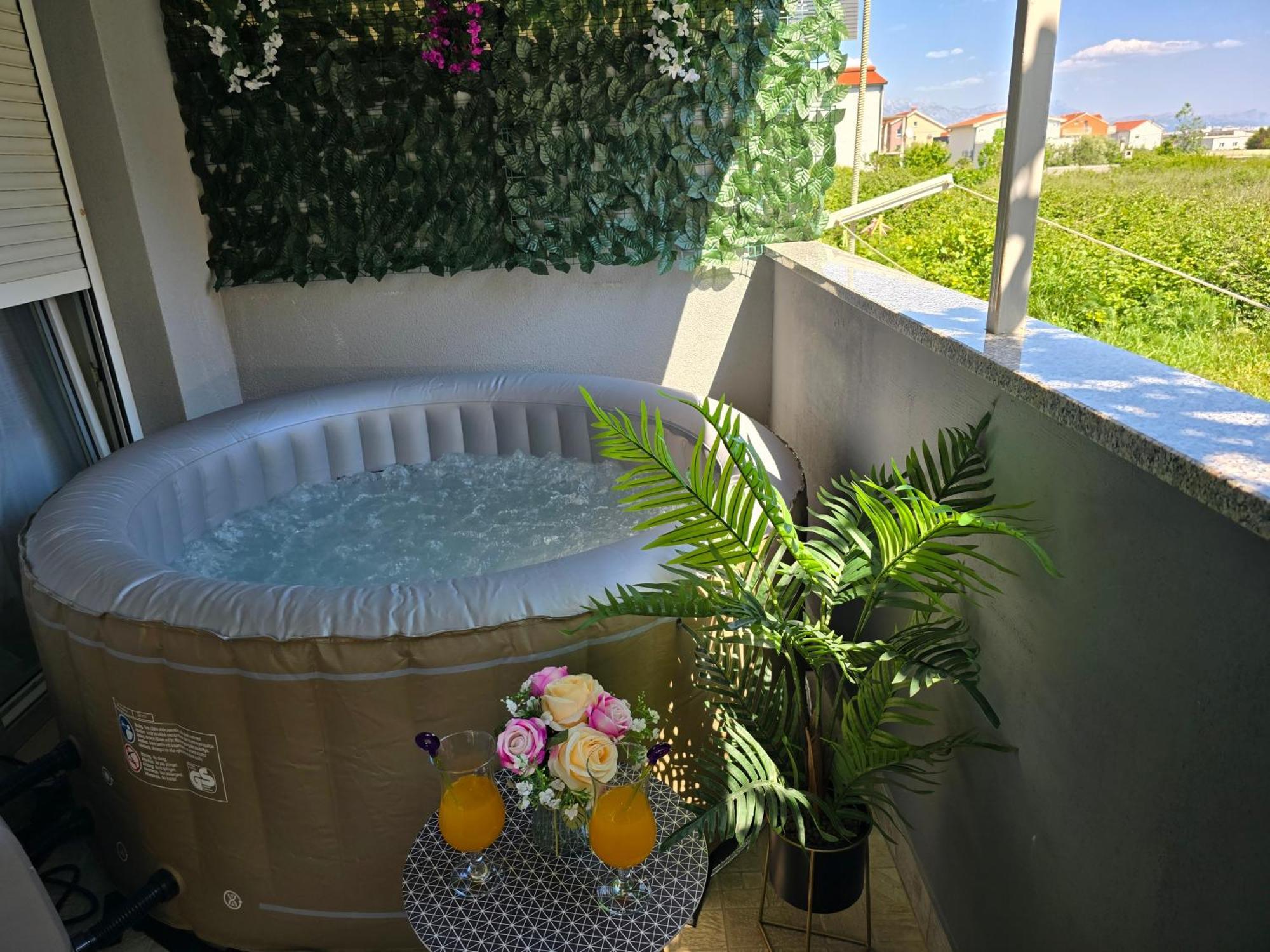 Apartment Blanca With Jacuzzi,Terase And Private Parking Kaštela 外观 照片