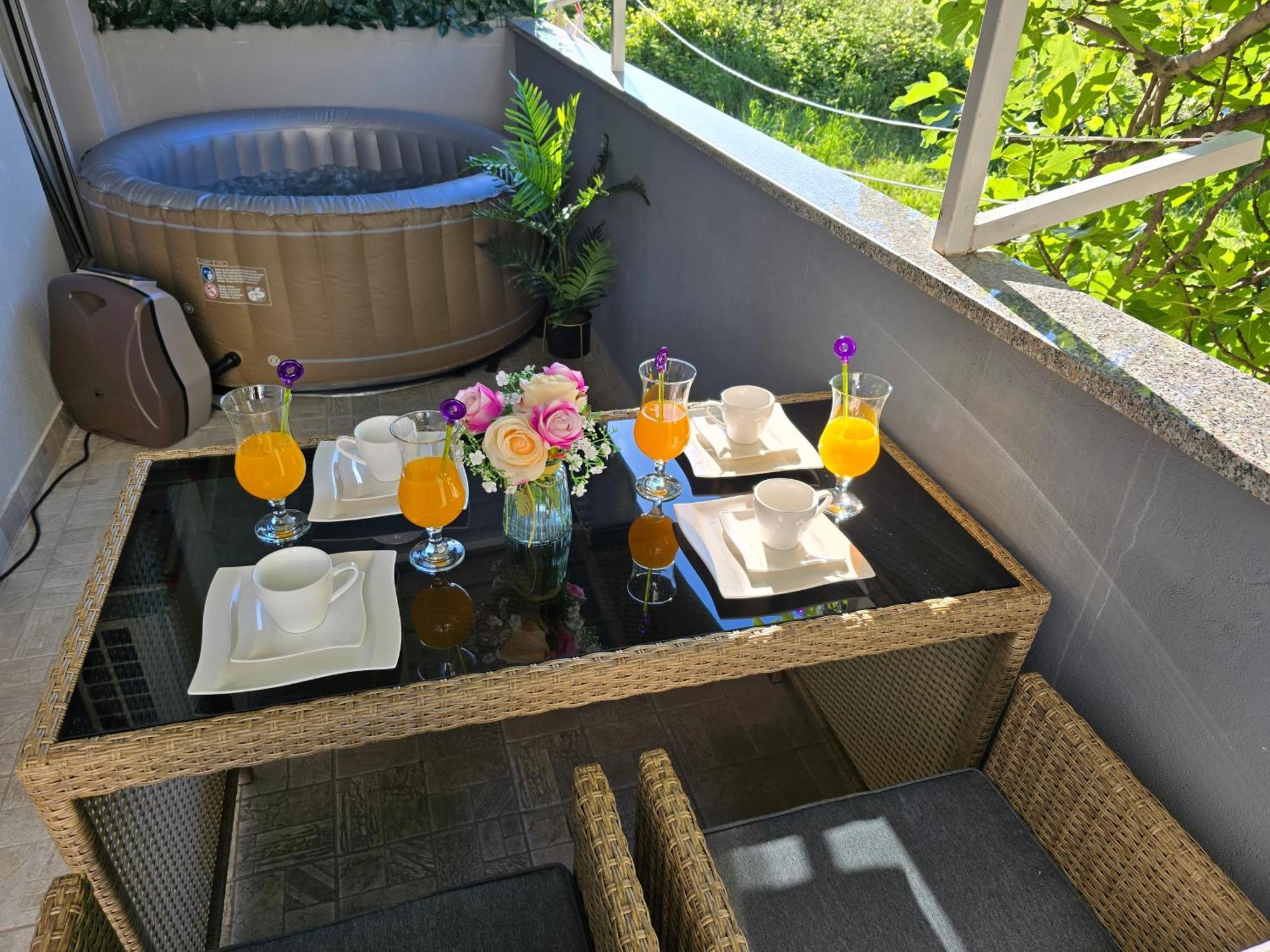 Apartment Blanca With Jacuzzi,Terase And Private Parking Kaštela 外观 照片