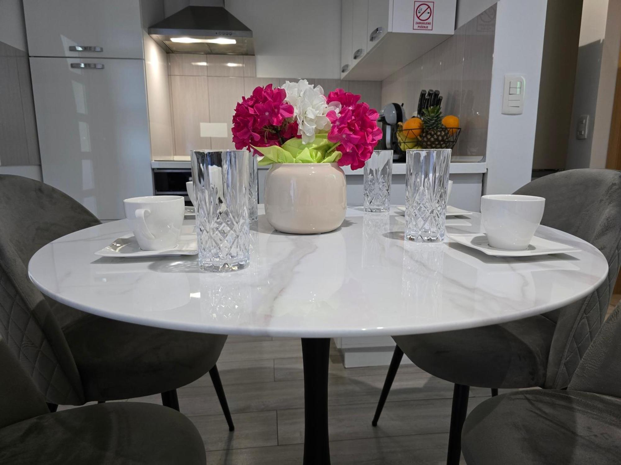 Apartment Blanca With Jacuzzi,Terase And Private Parking Kaštela 外观 照片