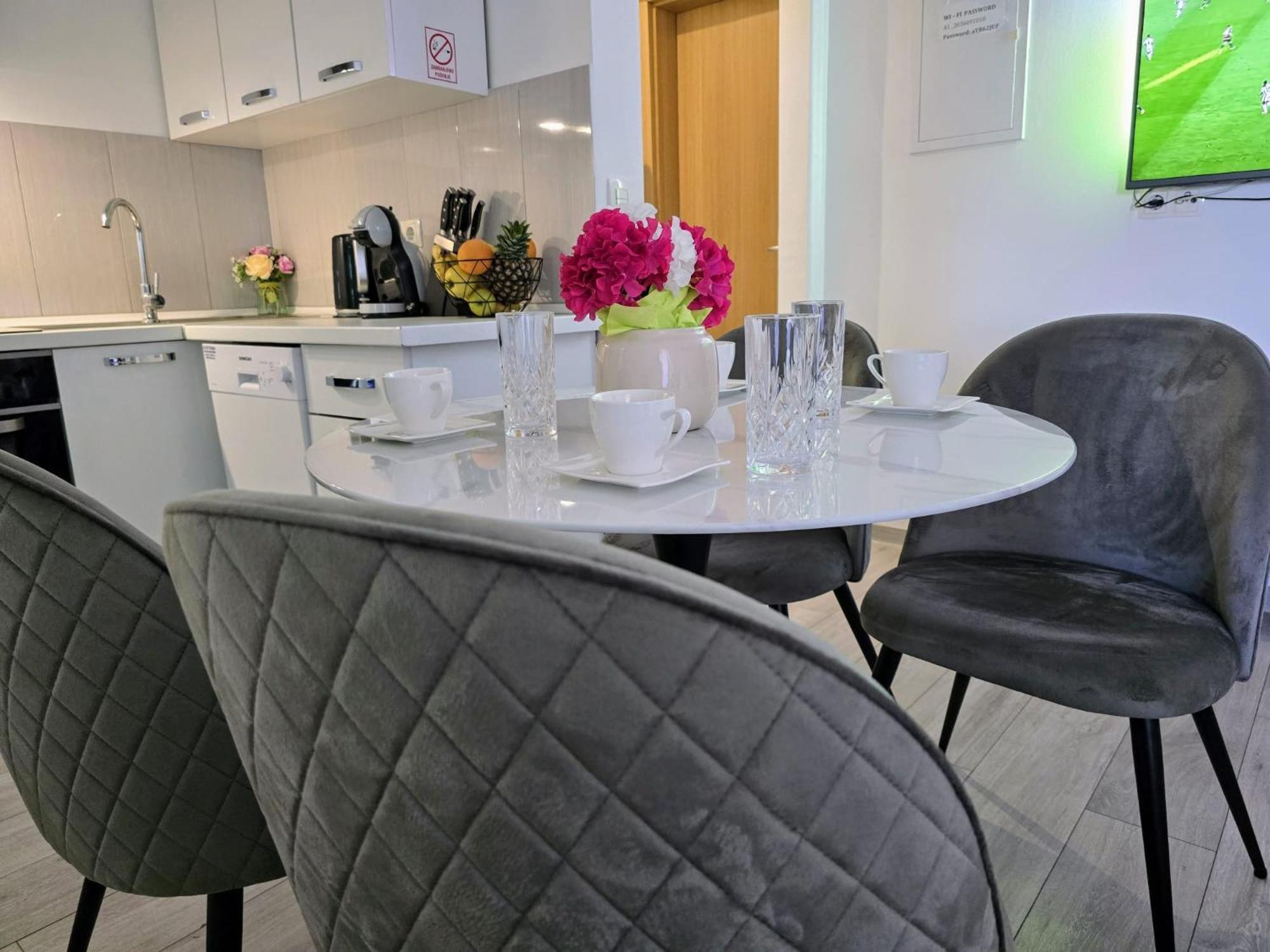 Apartment Blanca With Jacuzzi,Terase And Private Parking Kaštela 外观 照片